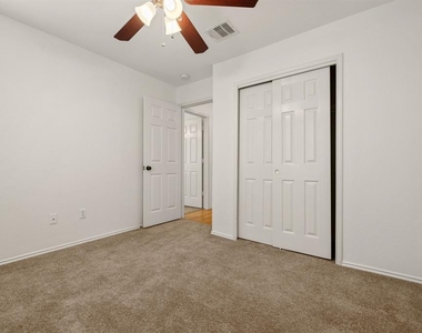14525 Harris Ridge Blvd - Photo Thumbnail 21