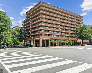 2555 Pennsylvania Avenue Nw - Photo Thumbnail 31