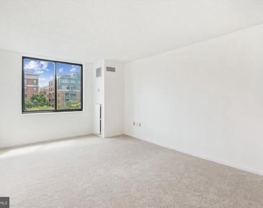 2555 Pennsylvania Avenue Nw - Photo Thumbnail 23
