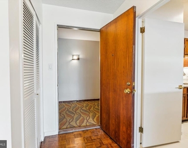 2555 Pennsylvania Avenue Nw - Photo Thumbnail 8