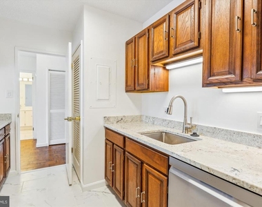 2555 Pennsylvania Avenue Nw - Photo Thumbnail 10