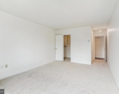 2555 Pennsylvania Avenue Nw - Photo Thumbnail 24