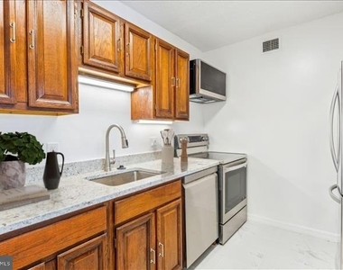 2555 Pennsylvania Avenue Nw - Photo Thumbnail 1