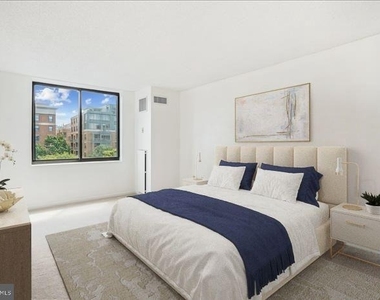 2555 Pennsylvania Avenue Nw - Photo Thumbnail 4