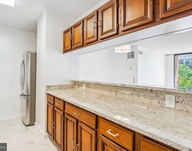 2555 Pennsylvania Avenue Nw - Photo Thumbnail 11
