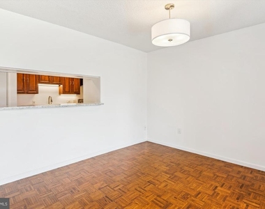 2555 Pennsylvania Avenue Nw - Photo Thumbnail 15
