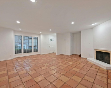 6637 Valleyside Rd - Photo Thumbnail 5