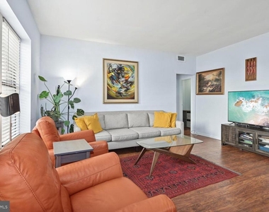 1669 Columbia Road Nw - Photo Thumbnail 3