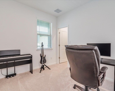802 Papaya Dr - Photo Thumbnail 19