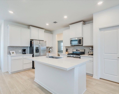 802 Papaya Dr - Photo Thumbnail 1