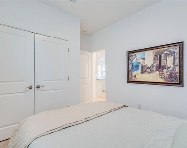 802 Papaya Dr - Photo Thumbnail 16
