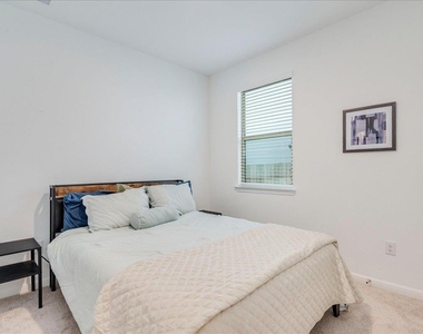 802 Papaya Dr - Photo Thumbnail 15