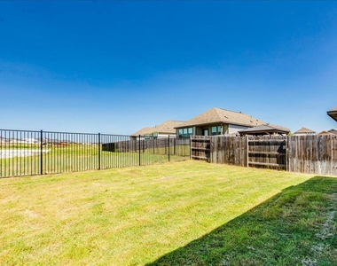 802 Papaya Dr - Photo Thumbnail 21