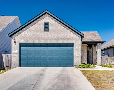 802 Papaya Dr - Photo Thumbnail 2