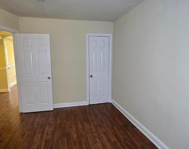 1255 Meigs Place Ne - Photo Thumbnail 8