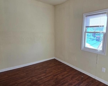 1255 Meigs Place Ne - Photo Thumbnail 10