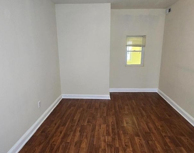 1255 Meigs Place Ne - Photo Thumbnail 7