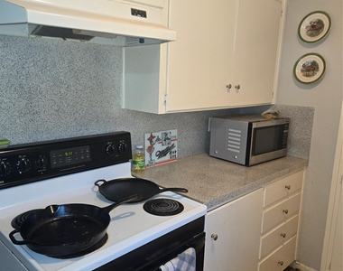 8910 Little Walnut Pkwy - Photo Thumbnail 8