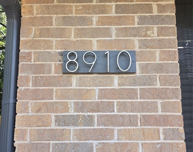 8910 Little Walnut Pkwy - Photo Thumbnail 3