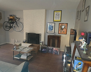 8910 Little Walnut Pkwy - Photo Thumbnail 6