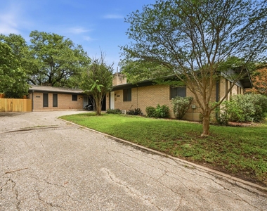 8910 Little Walnut Pkwy - Photo Thumbnail 2