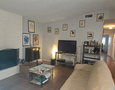 8910 Little Walnut Pkwy - Photo Thumbnail 5