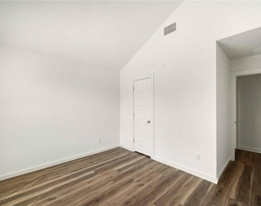 5160 N Aw Grimes Blvd - Photo Thumbnail 21