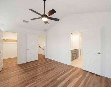 5160 N Aw Grimes Blvd - Photo Thumbnail 12
