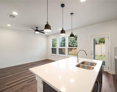 5160 N Aw Grimes Blvd - Photo Thumbnail 6