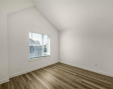 5160 N Aw Grimes Blvd - Photo Thumbnail 20