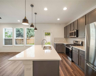 5160 N Aw Grimes Blvd - Photo Thumbnail 5