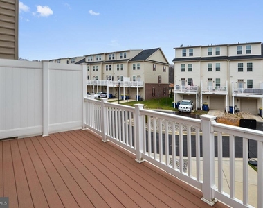 3650 Wright Terrace Ne - Photo Thumbnail 12