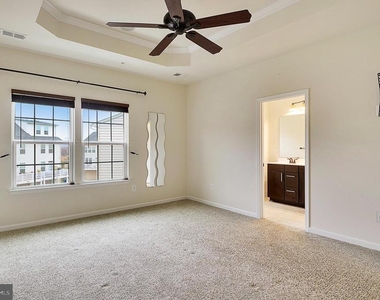 3650 Wright Terrace Ne - Photo Thumbnail 17