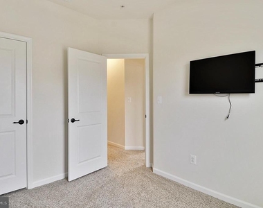3650 Wright Terrace Ne - Photo Thumbnail 14
