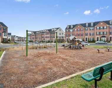 3650 Wright Terrace Ne - Photo Thumbnail 25