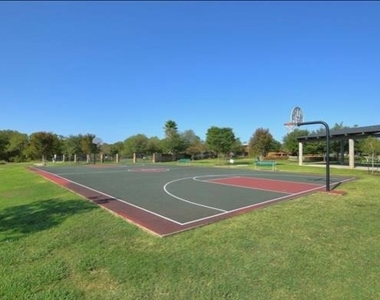 185 Camden Cv - Photo Thumbnail 17