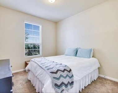 185 Camden Cv - Photo Thumbnail 14