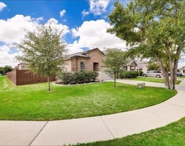 185 Camden Cv - Photo Thumbnail 1