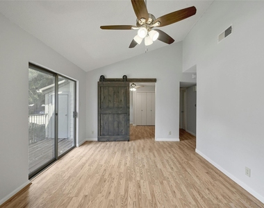 9226 Jollyville Rd - Photo Thumbnail 11