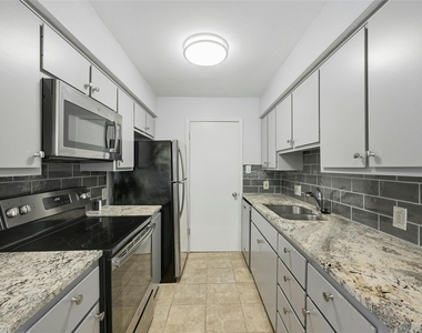 9226 Jollyville Rd - Photo Thumbnail 7