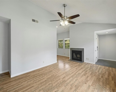 9226 Jollyville Rd - Photo Thumbnail 4