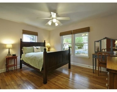 1404 Karen Ave - Photo Thumbnail 8