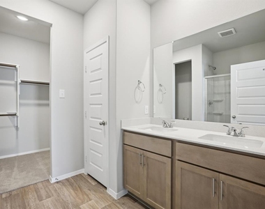 11905 Murano Dr - Photo Thumbnail 9