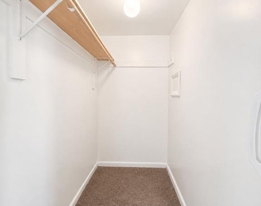 5313 Astor Place Se - Photo Thumbnail 10