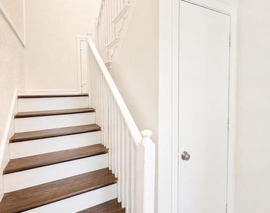 5313 Astor Place Se - Photo Thumbnail 11