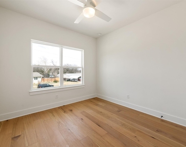 302 E 19.5 St - Photo Thumbnail 24