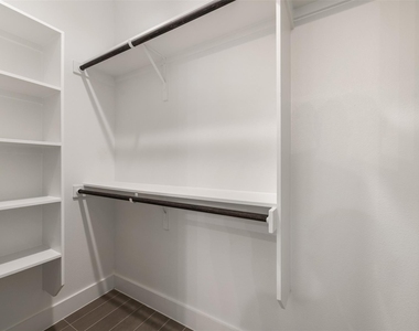 302 E 19.5 St - Photo Thumbnail 20