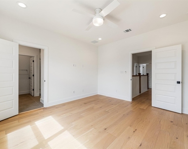 302 E 19.5 St - Photo Thumbnail 16