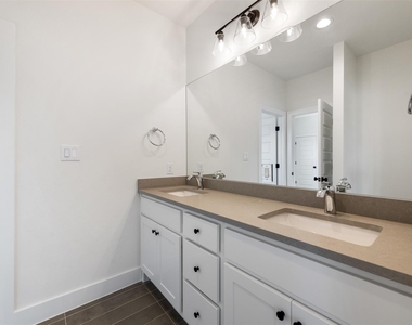 302 E 19.5 St - Photo Thumbnail 25