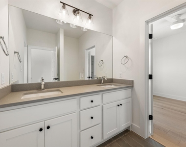 302 E 19.5 St - Photo Thumbnail 26